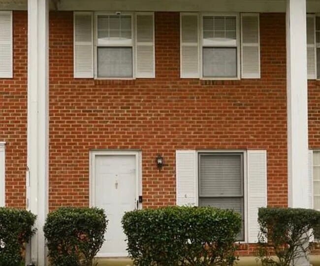 Building Photo - 1307 W Meadowview Rd