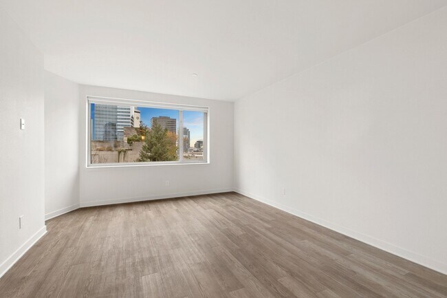 Building Photo - AVIA on Pike Street