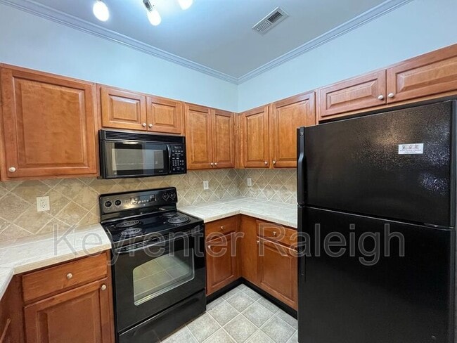 Building Photo - 2610 Oldgate Dr