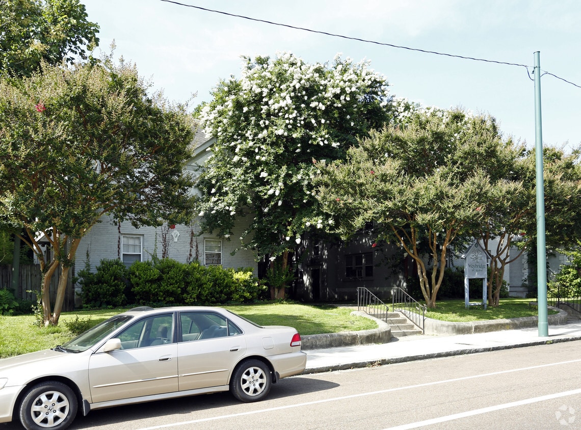 Building Photo - Weybridge Apartments