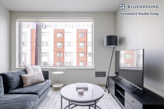 Building Photo - 123 Broadway-SI FL5-ID826