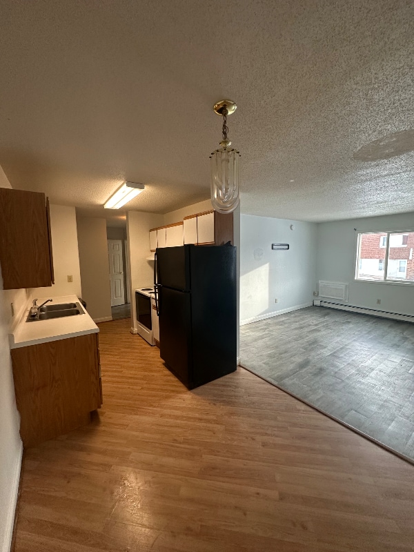 Building Photo - 1508 1st St E