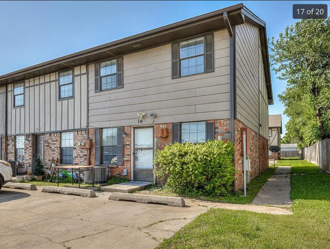 Primary Photo - Charming 2 Bed, 1.5 Bath Condo in South OKC — Minutes from I-240
