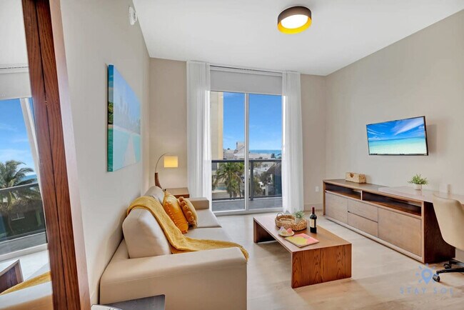Foto del edificio - 777 N Ocean Dr