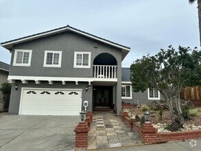 Building Photo - 2576 Somerset Dr