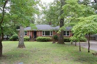 Building Photo - 815 Brandy Rd