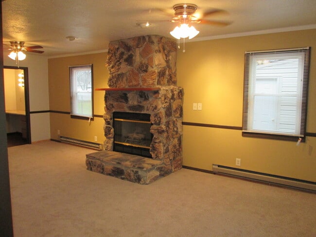 Building Photo - 2529 Bainbridge Ave