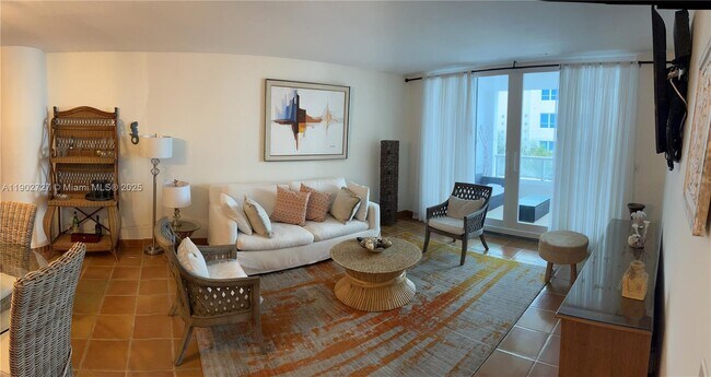 Foto del edificio - 5005 Collins Ave