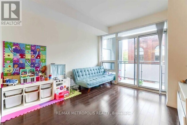 Photo du bâtiment - 460-460 Adelaide St E