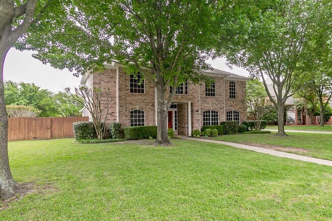 Building Photo - 805 Saratoga Dr