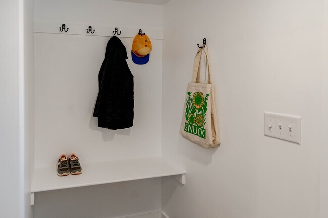 Entry way coat rack - 140 N 700 E