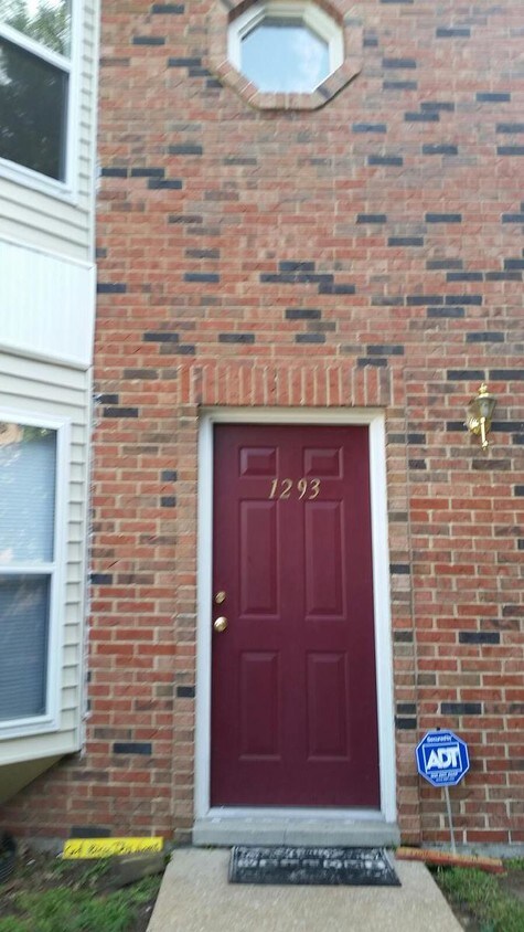 Primary Photo - 1293 Amherst Pl