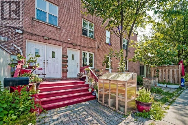Building Photo - 226 Greenwood Ave