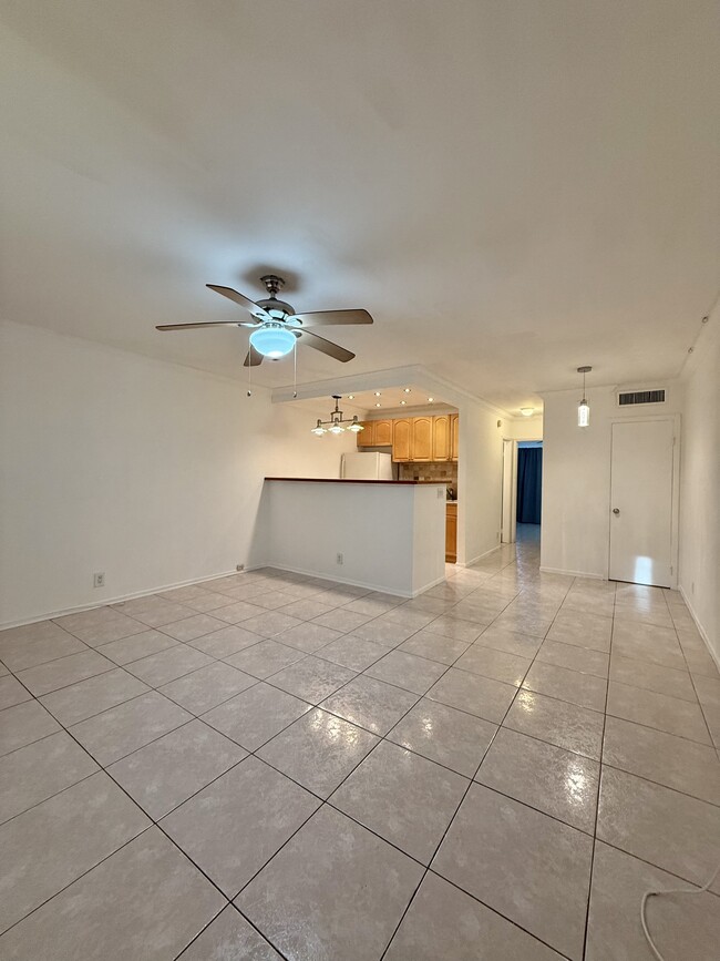 Building Photo - 467 Golden Isles Dr