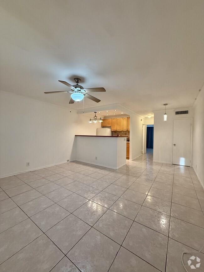 Building Photo - 467 Golden Isles Dr