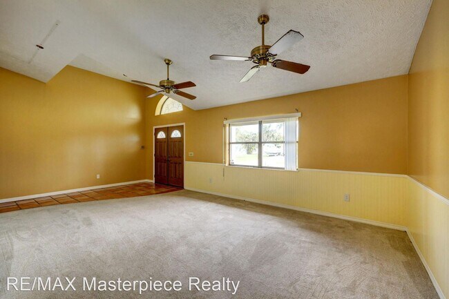 Building Photo - 4 br, 2 bath House - 2048 SE HARDING ST