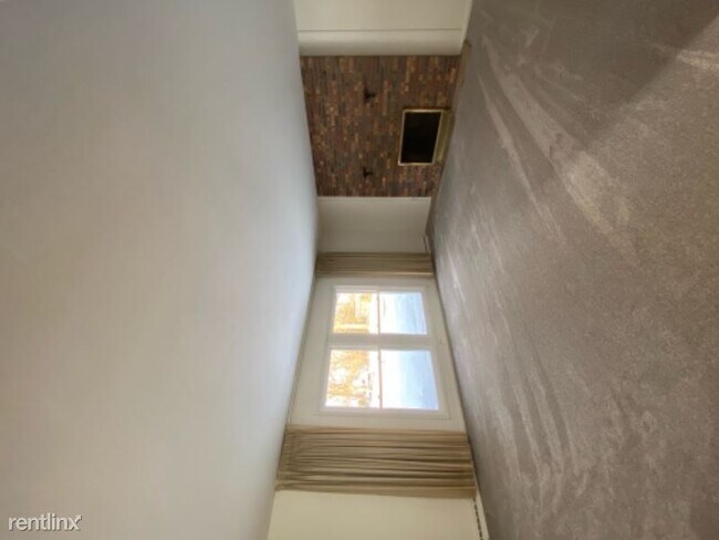 Building Photo - 3 br, 2 bath House - 4841 Far Hills Rd