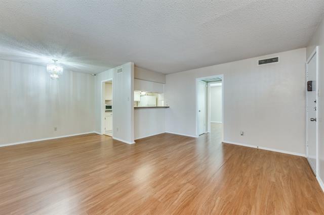 Foto del edificio - 12830 Midway Rd