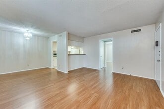 Building Photo - 12830 Midway Rd