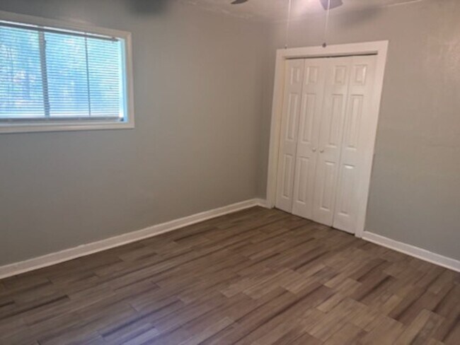 Building Photo - 2710 Teresa Dr