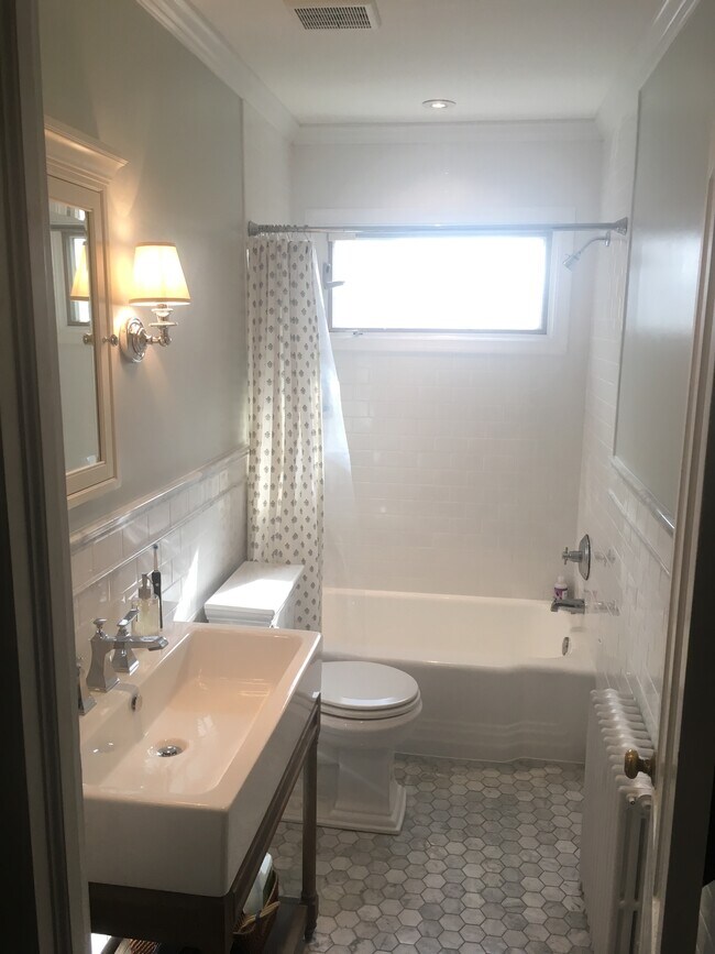 Newly renovated full bath with tub - 623 South Carolina Ave SE