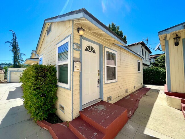 Building Photo - TriPlex with Individual Detached Units