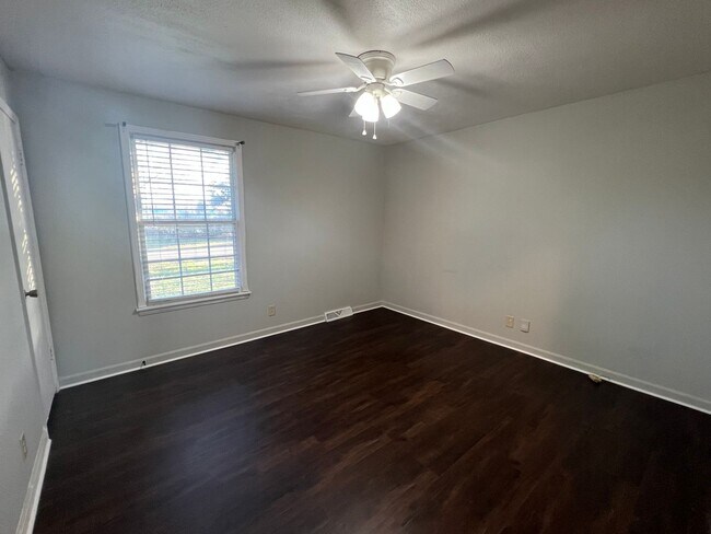 Building Photo - 813 Ringgold Rd