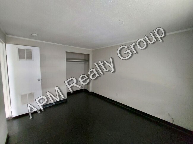 Foto del edificio - Renovated two bedroom near Harden Street - 50% off!
