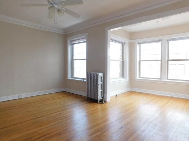 Foto del edificio - 548 Elmwood Ave
