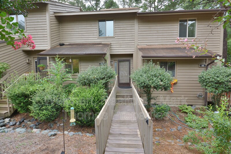 Primary Photo - 111 Twisted Oak Pl