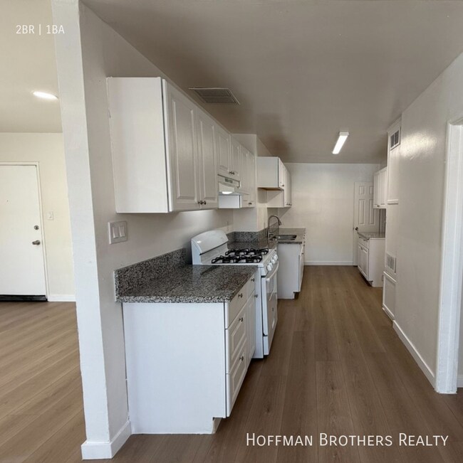 Building Photo - 7337 Woodman Ave
