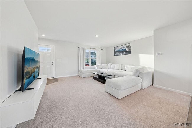 Building Photo - 32 Florence Ln