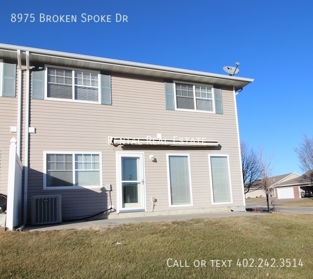 Building Photo - 8975 Broken Spoke Dr