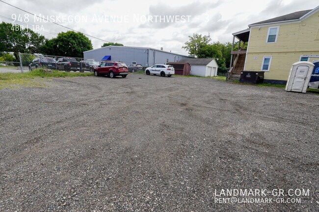 Foto del edificio - 948 Muskegon Ave NW