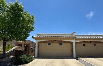 Building Photo - 4206 Tres Ninos Dr