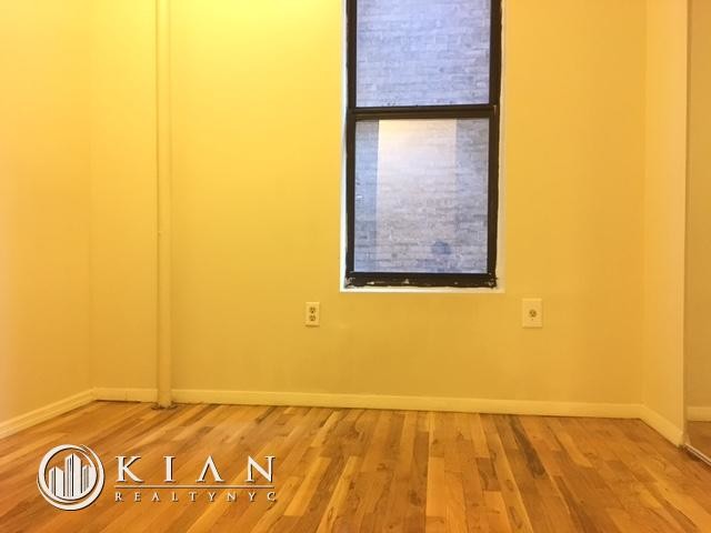 Building Photo - 142 W 83rd St