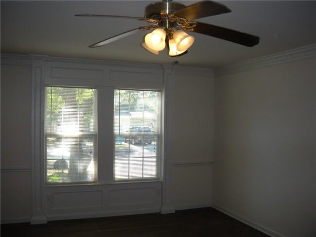 Building Photo - 1410 Romeria Dr