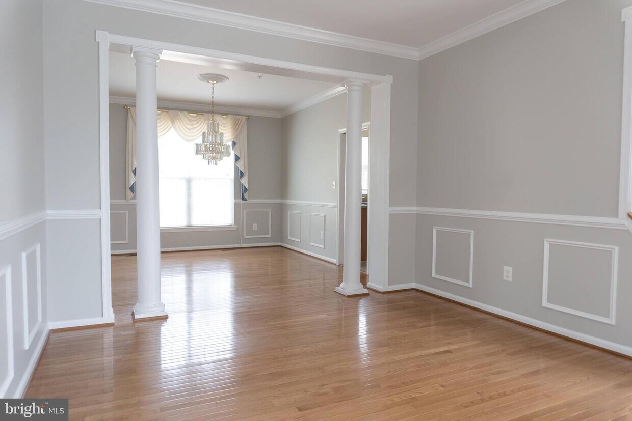 Primary Photo - 15000 Jandleway Ct