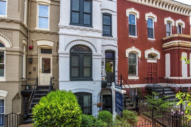 Building Photo - Marvelous Modern Mt Vernon Two-Bedroom!