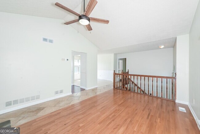 Foto del edificio - 3905 Saddlecreek Dr