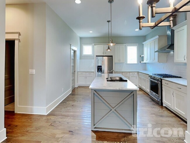 Foto del edificio - 1216 Hillwood Private Cove