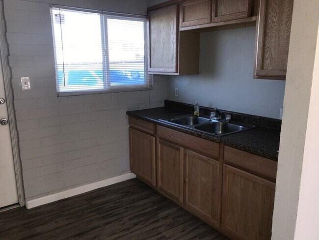 Foto del edificio - 1022 N. Palo Verde Blvd #H