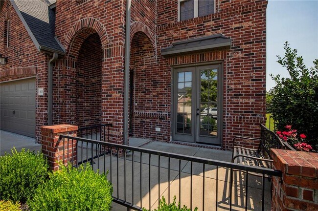 Building Photo - 4613 SW Birmingham St