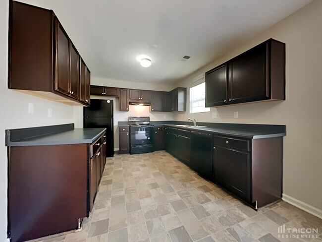 Building Photo - 832 Stonebridge Park Cir