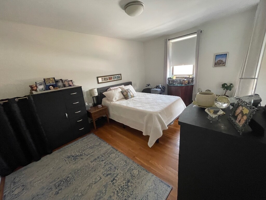 3215 35th St Unit E3, Queens, NY 11106 Apartment for Rent in Queens