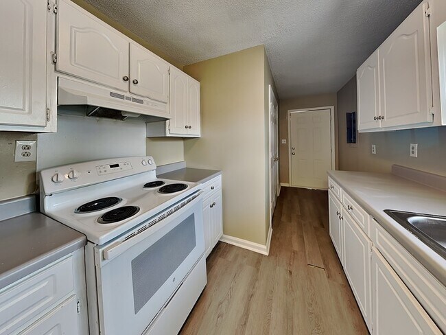 Foto del edificio - 481 Iota Ave S