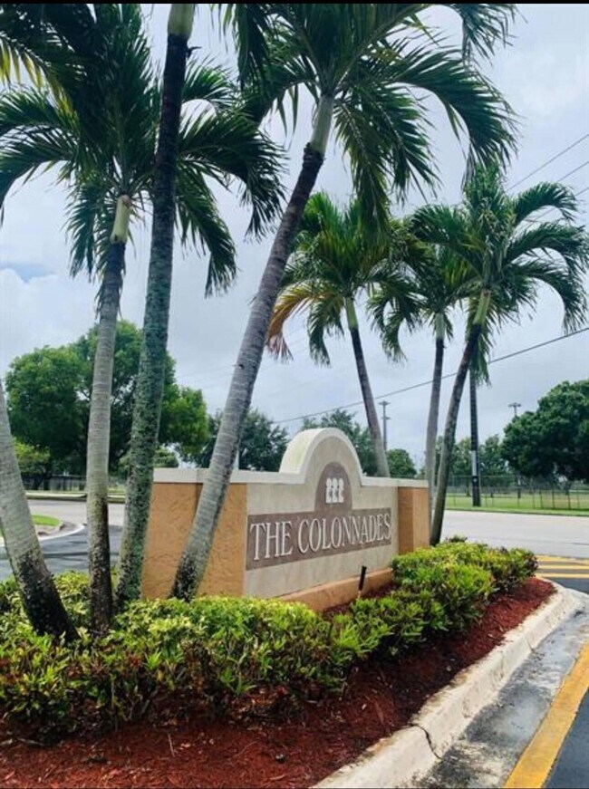 Foto del edificio - 832 NW 92nd Ave