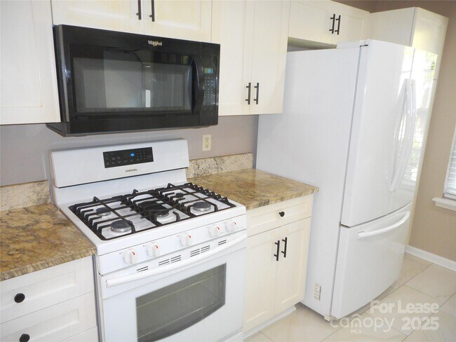 Foto del edificio - 9710 Elizabeth Townes Ln