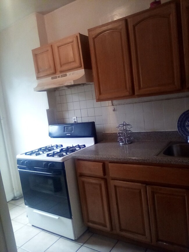 Photo - 242S Ave (Mount Vernon, NY) Apartment