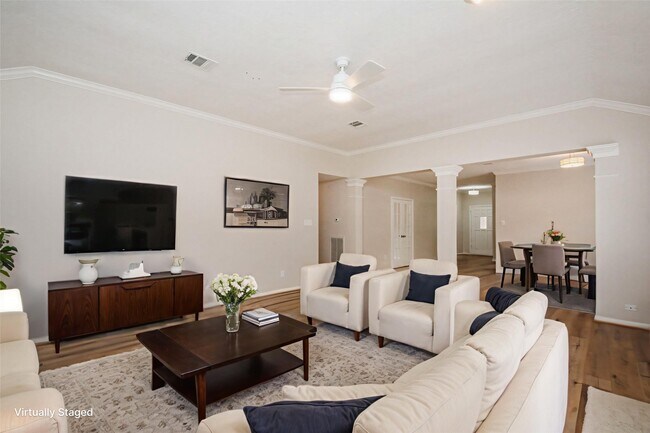 Foto del edificio - 10 Heathstone Pl